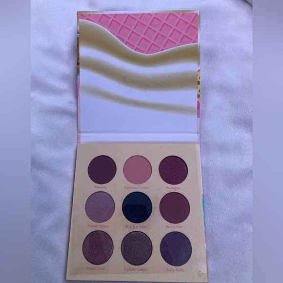 Breakfast In Bed Eyeshadow Palette - Picture 3 of 3